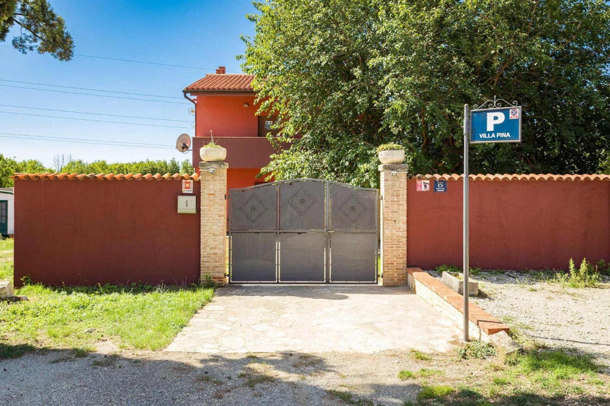Holiday Home Pina Пула Экстерьер фото
